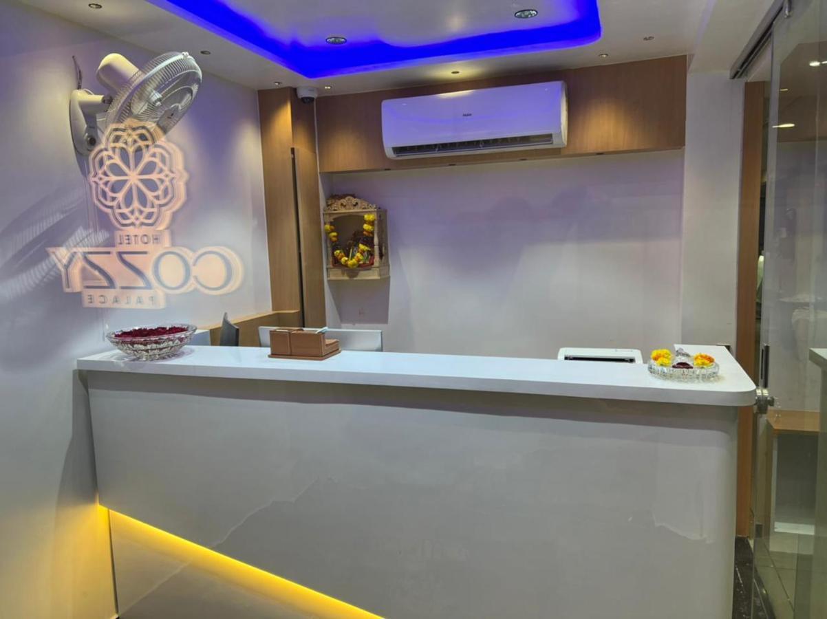 Hotel Cozzy Palace 수라트 외부 사진